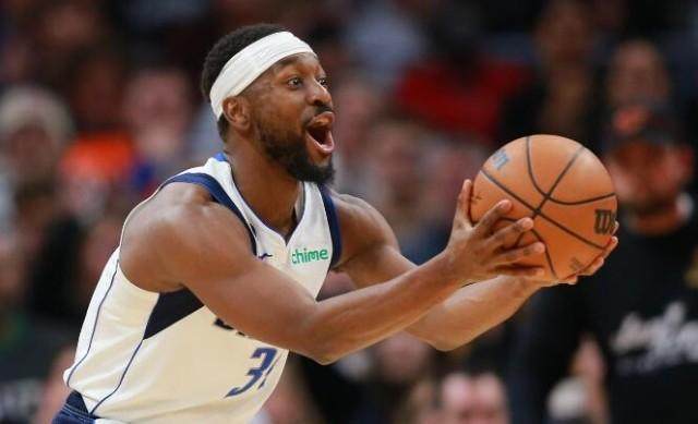 天空：布兰斯韦特将考虑自己在埃弗顿的未来，曼联仍对他有意.