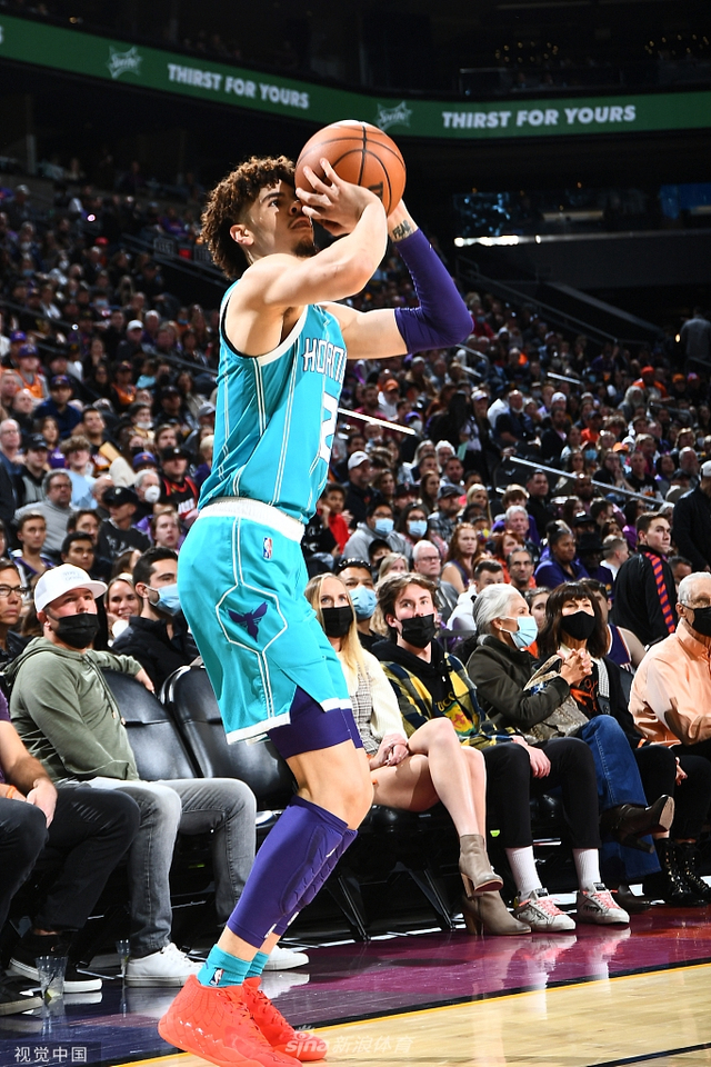 “江苏省体育惠民：推进公园绿地嵌入体育场地，建设体育公园”.